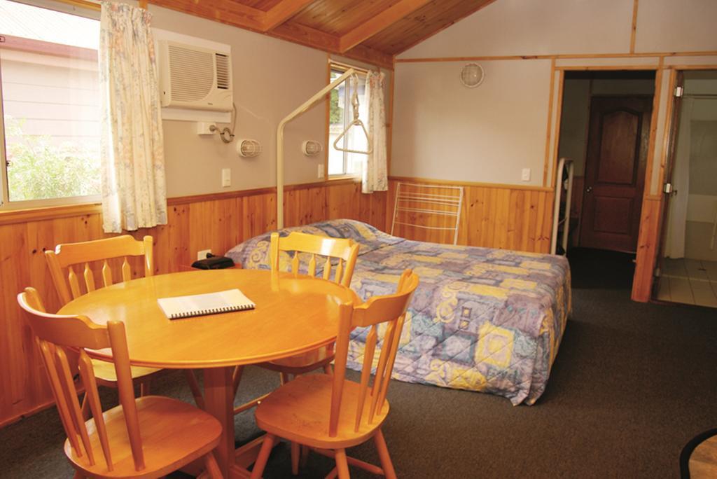 Smugglers Cove Holiday Village Forster Phòng bức ảnh