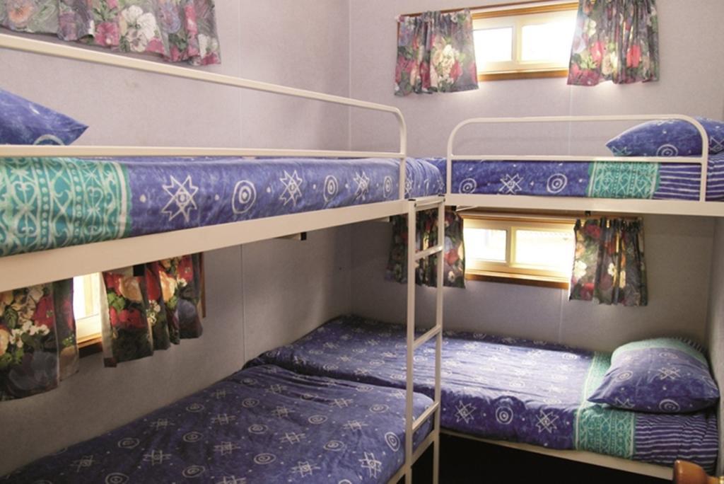 Smugglers Cove Holiday Village Forster Phòng bức ảnh